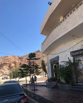 Отель Esperanza Petra  Вади Муса